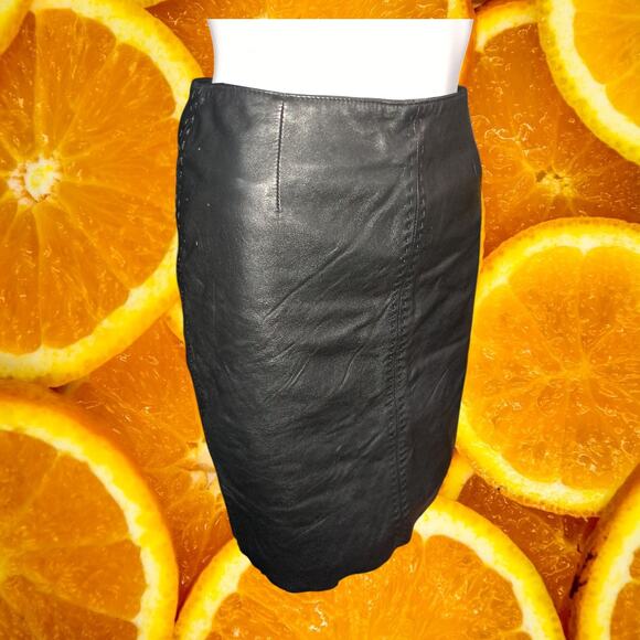 Petite Sophisticate‎ Women's Black Leather Back Slit Zipper Mini Skirt Size 4 - Picture 1 of 7